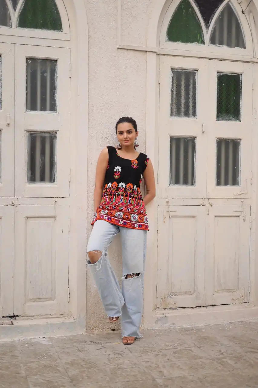 KA 1196 Black Georgette Kurti with Gamthi Work.Wedding, Party, Festive, Events, Exclusive Offer ₹1469. Delivery 4-6 Working Days. Shop now. | Bollywood Kurti, Creative Kurtis, Designer Kurti, Kurti, Party Wear Kurti, Selfie Kurti