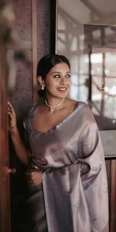 KPR 146 Grey in Soft Lichi Silk Jacquard Work Designer Work Saree . Exclusive Offer ₹1399. Delivery 4-6 Working Days. Shop now. | Bollywood Sarees, Creative Sarees, Designer Sarees, Embroidered Sarees, Ethnic Saree, Modern Digital sarees, Party Wear Sarees, Sarees