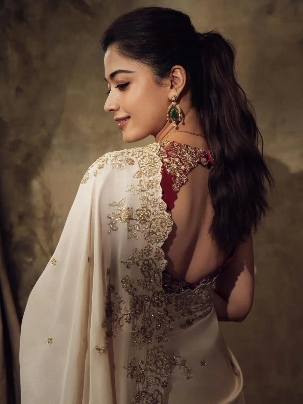 NC 5594 Off White Soft Rangoli Silk Saree with Embroidery Work & Lace Work. Special Price ₹2099. Delivery 4-6 Working Days. Shop now. | Bollywood Sarees, Creative Sarees, Designer Sarees, Embroidered Sarees, Ethnic Saree, Modern Digital sarees, Party Wear Sarees, Sarees