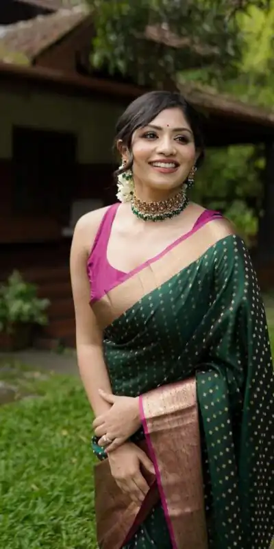 KPR 6047 Green in Soft Lichi Silk Jacquard Work Designer Work Saree . Exclusive Offer ₹1449. Delivery 4-6 Working Days. Shop now. | Bollywood Sarees, Creative Sarees, Designer Sarees, Embroidered Sarees, Ethnic Saree, Modern Digital sarees, Party Wear Sarees, Sarees