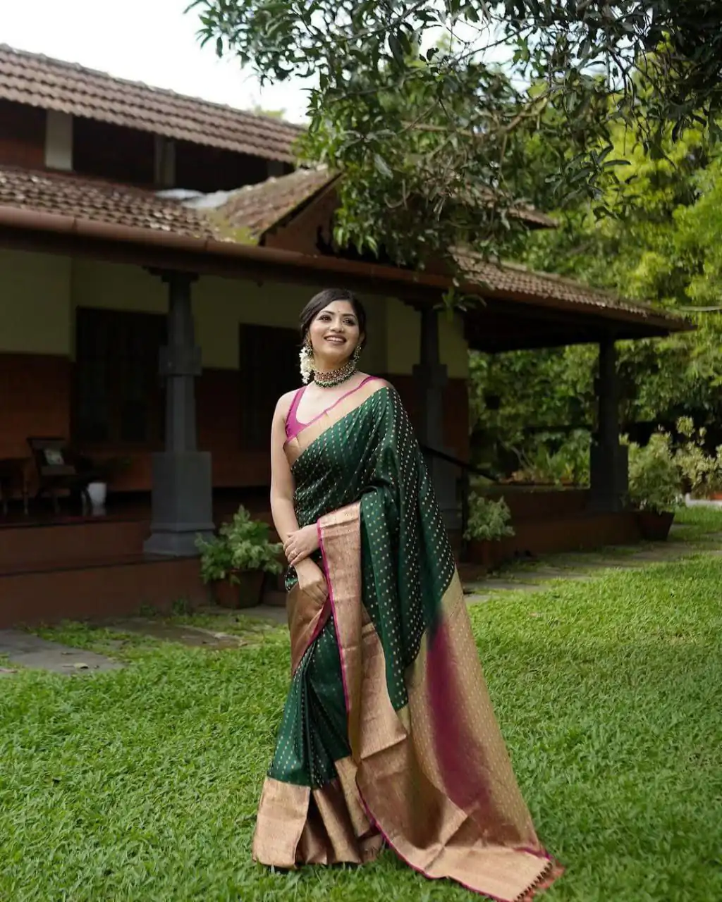 KPR 6047 Green in Soft Lichi Silk Jacquard Work Designer Work Saree . Exclusive Offer ₹1449. Delivery 4-6 Working Days. Shop now. | Bollywood Sarees, Creative Sarees, Designer Sarees, Embroidered Sarees, Ethnic Saree, Modern Digital sarees, Party Wear Sarees, Sarees