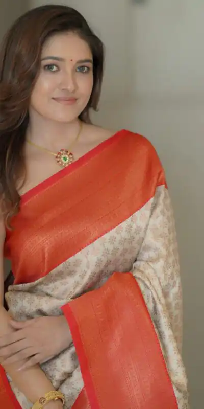 KPR 220 Off White Soft Lichi Silk Saree Perfect for Wedding, Party, Reception, Diwali, Ethnic Day – . Affordable Price ₹1449. Delivery 4-6 Working Days. | Bollywood Sarees, Creative Sarees, Designer Sarees, Embroidered Sarees, Ethnic Saree, Modern Digital sarees, Party Wear Sarees, Sarees