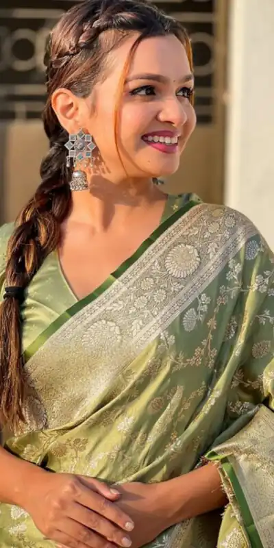 KPR 290 Green in Soft Lichi Silk Jacquard Work Designer Work Saree . Exclusive Offer ₹1349. Delivery 4-6 Working Days. Shop now. | Bollywood Sarees, Creative Sarees, Designer Sarees, Embroidered Sarees, Ethnic Saree, Modern Digital sarees, Party Wear Sarees, Sarees