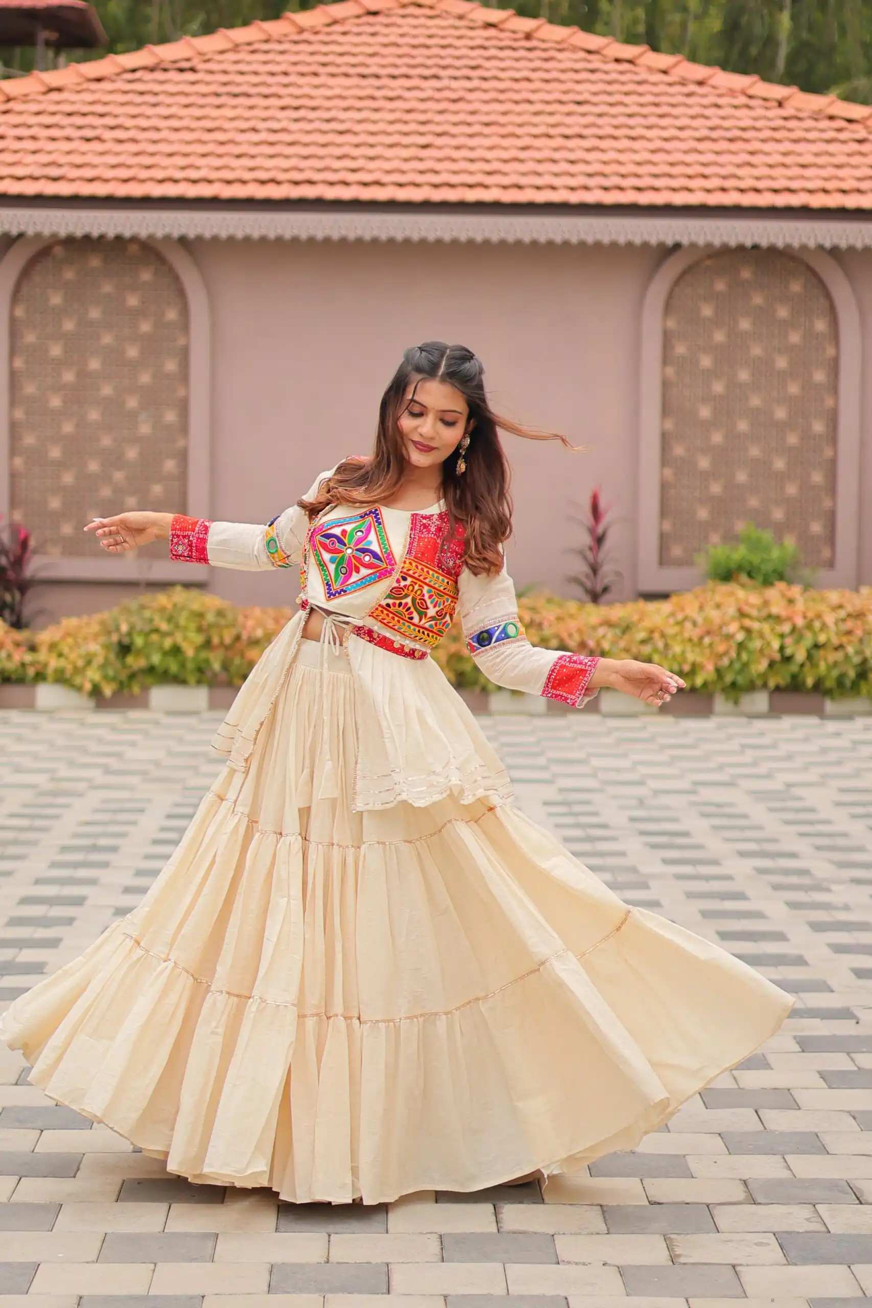 Fancy White Pure Cotton Mirror Gamthi Work Lehenga Choli - Image 2