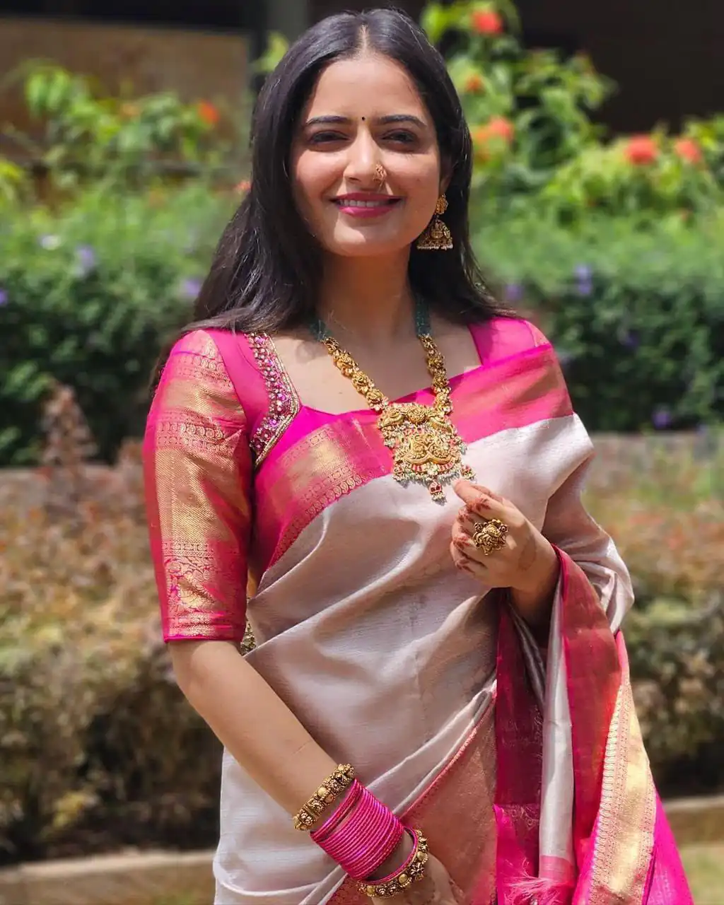 Glowing Silver Soft Lichi Silk Jacquard Work Saree - Image 3