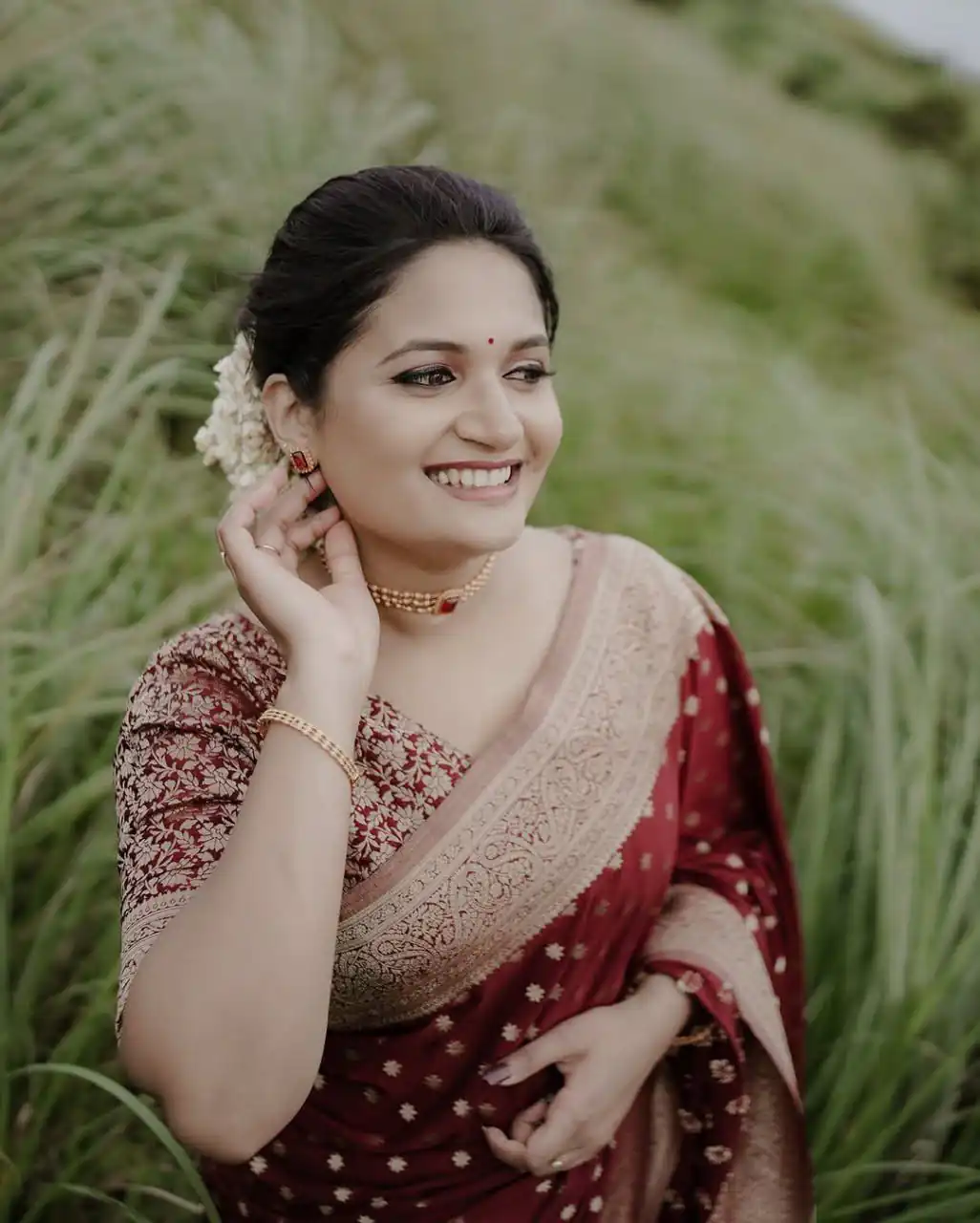 Pretty Red Soft Lichi Silk Jacquard Work Saree - Image 10