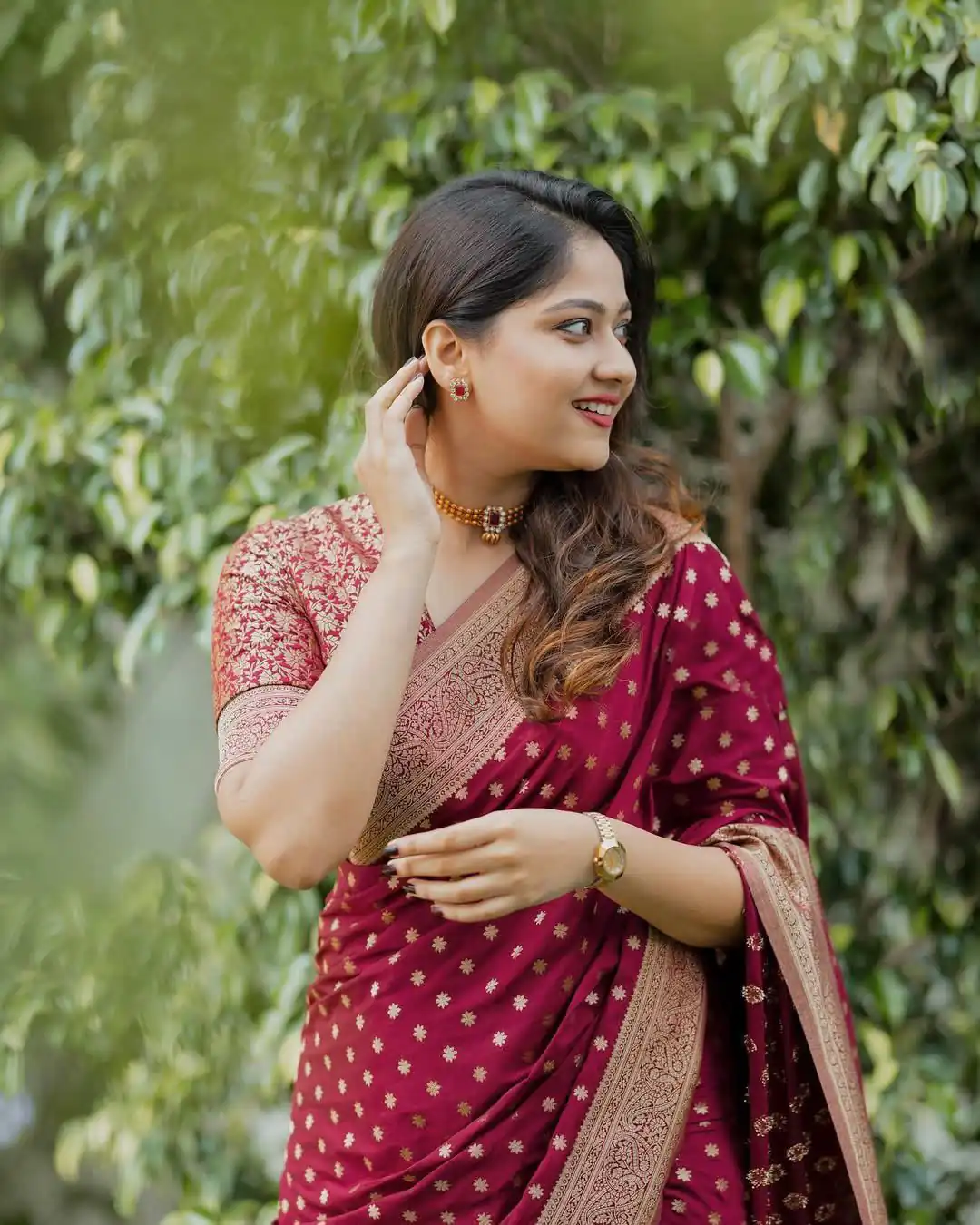 Pretty Red Soft Lichi Silk Jacquard Work Saree - Image 11