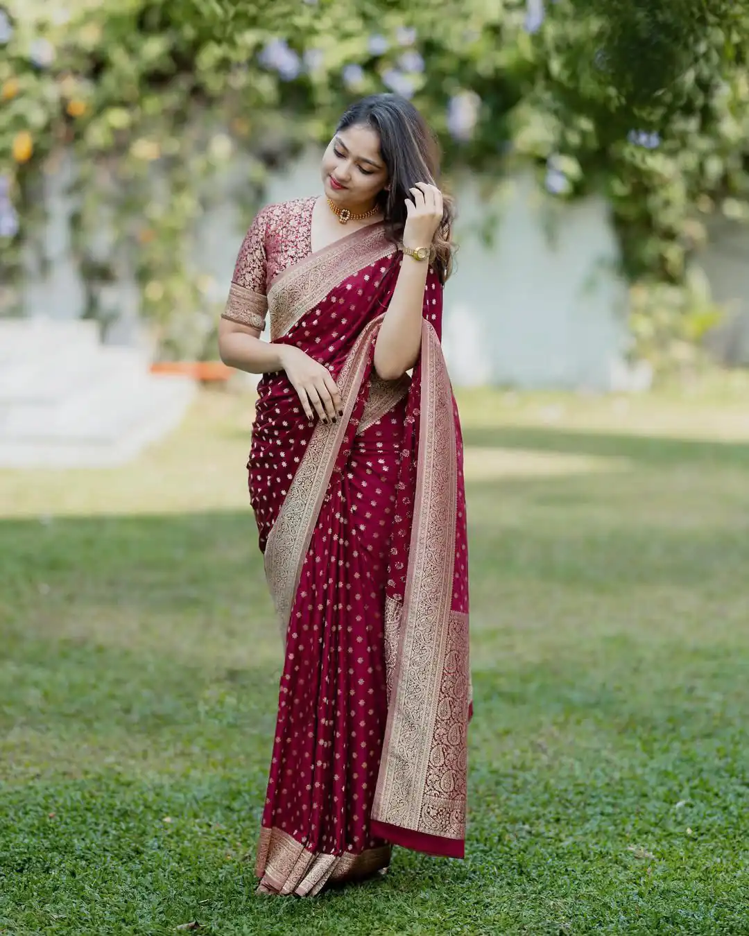 Pretty Red Soft Lichi Silk Jacquard Work Saree