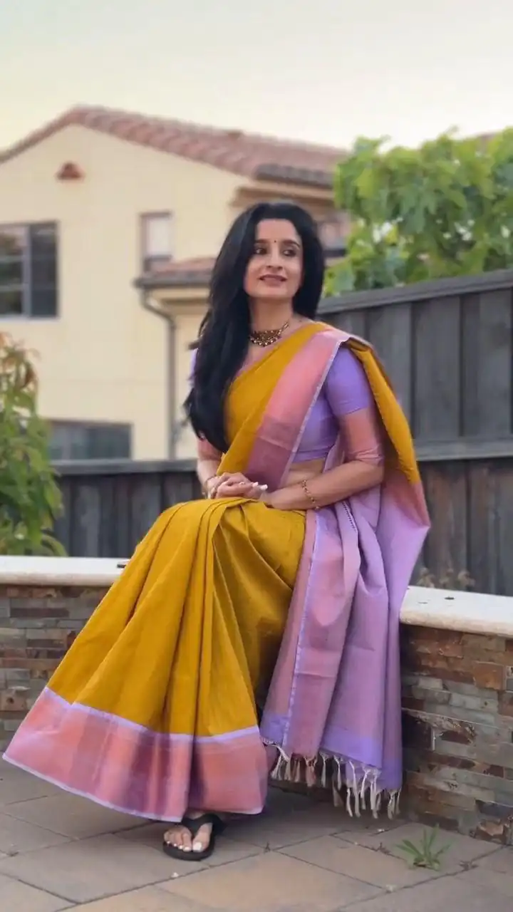 Shiny Mustered Lichi Silk Jacquard Work Saree - Image 7