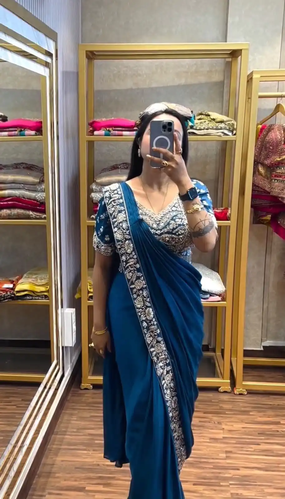 Stylist Blue Chinon Bead Embroidery Work Saree - Image 3