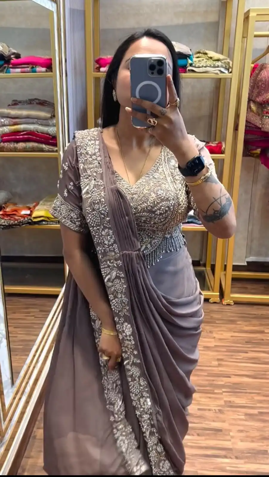 Stylist Dusty Rose Chinon Bead Embroidery Work Saree - Image 3