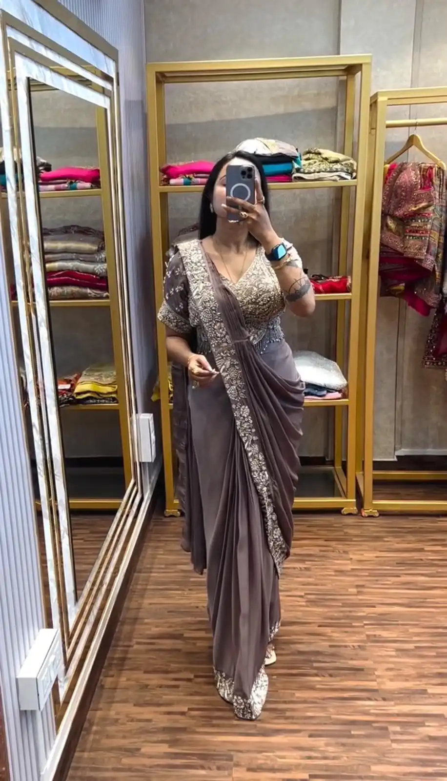 Stylist Dusty Rose Chinon Bead Embroidery Work Saree - Image 2