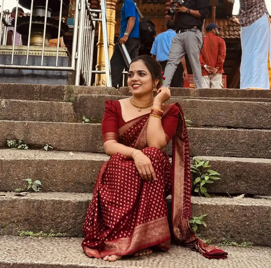 KPR 264 Maroon Soft Lichi Silk Saree with Lace Work & Lace Border. Introductory Price ₹1349. Delivery 4-6 Working Days. Shop now. | Bollywood Sarees, Creative Sarees, Designer Sarees, Embroidered Sarees, Ethnic Saree, Modern Digital sarees, Party Wear Sarees, Sarees