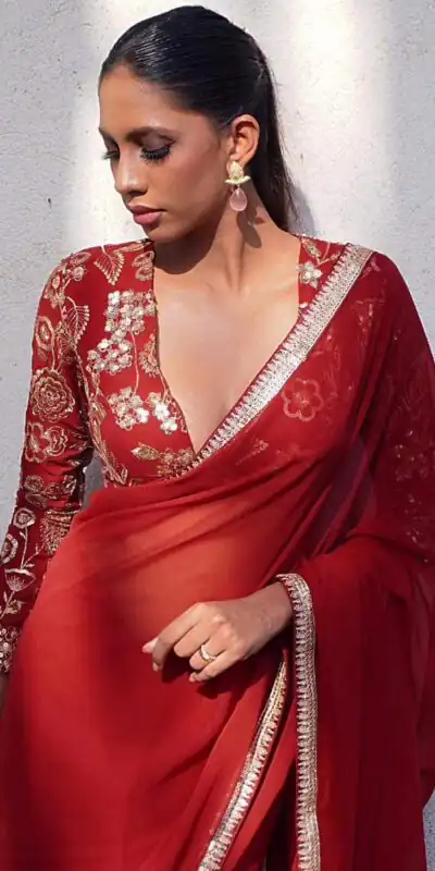 JR 646 Red Georgette Saree Perfect for Wedding, Party, Traditional Day, Housewarming, Pongal – . Exclusive Offer ₹1699. Delivery 4-6 Working Days. Shop | Bollywood Sarees, Creative Sarees, Designer Sarees, Embroidered Sarees, Ethnic Saree, Modern Digital sarees, Party Wear Sarees, Sarees