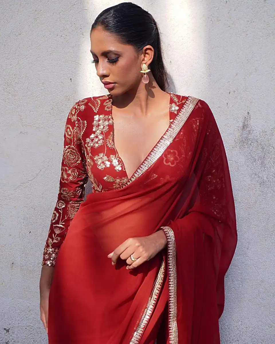 JR 646 Red Georgette Saree Perfect for Wedding, Party, Traditional Day, Housewarming, Pongal – . Exclusive Offer ₹1699. Delivery 4-6 Working Days. Shop | Bollywood Sarees, Creative Sarees, Designer Sarees, Embroidered Sarees, Ethnic Saree, Modern Digital sarees, Party Wear Sarees, Sarees