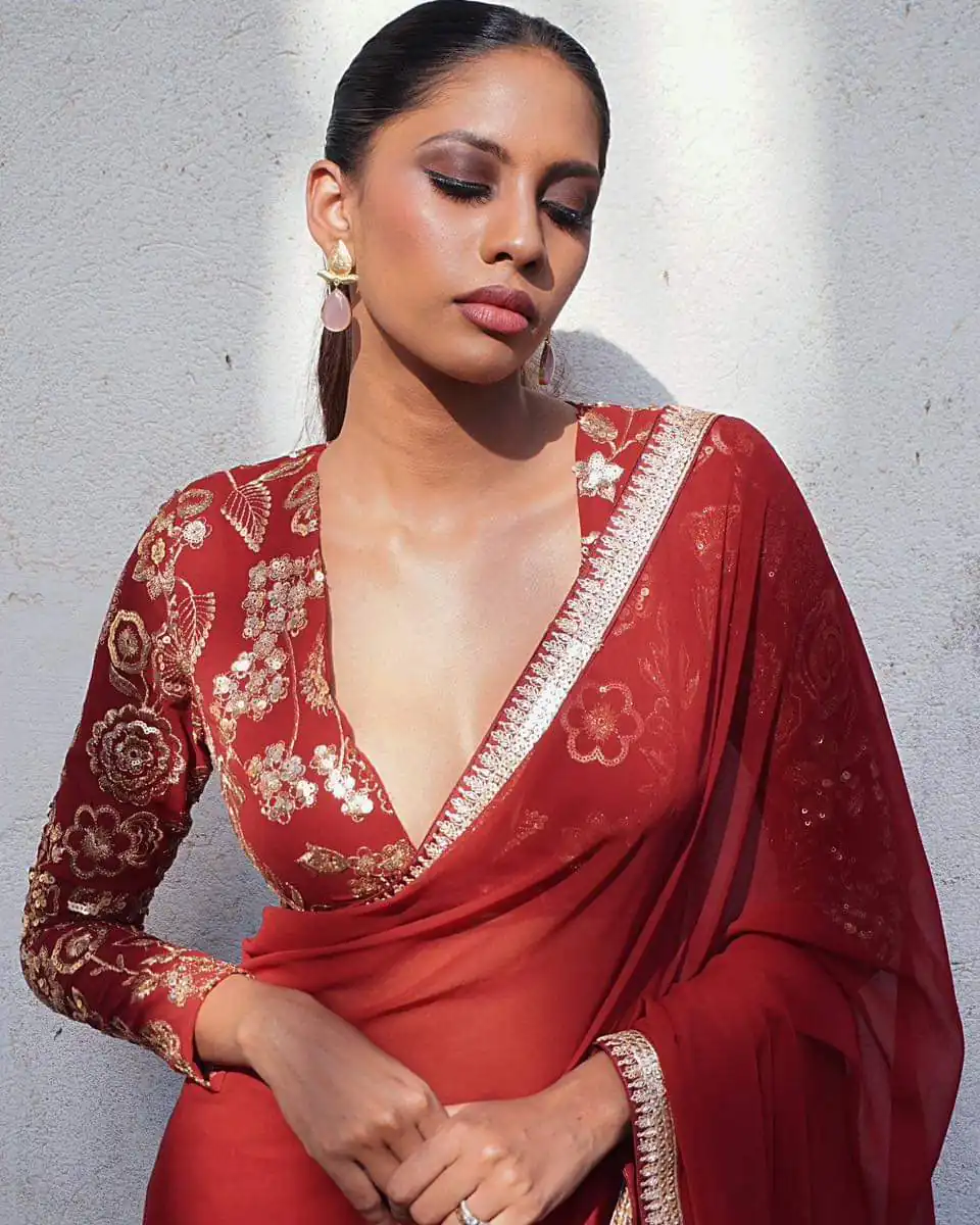 JR 646 Red Georgette Saree Perfect for Wedding, Party, Traditional Day, Housewarming, Pongal – . Exclusive Offer ₹1699. Delivery 4-6 Working Days. Shop | Bollywood Sarees, Creative Sarees, Designer Sarees, Embroidered Sarees, Ethnic Saree, Modern Digital sarees, Party Wear Sarees, Sarees