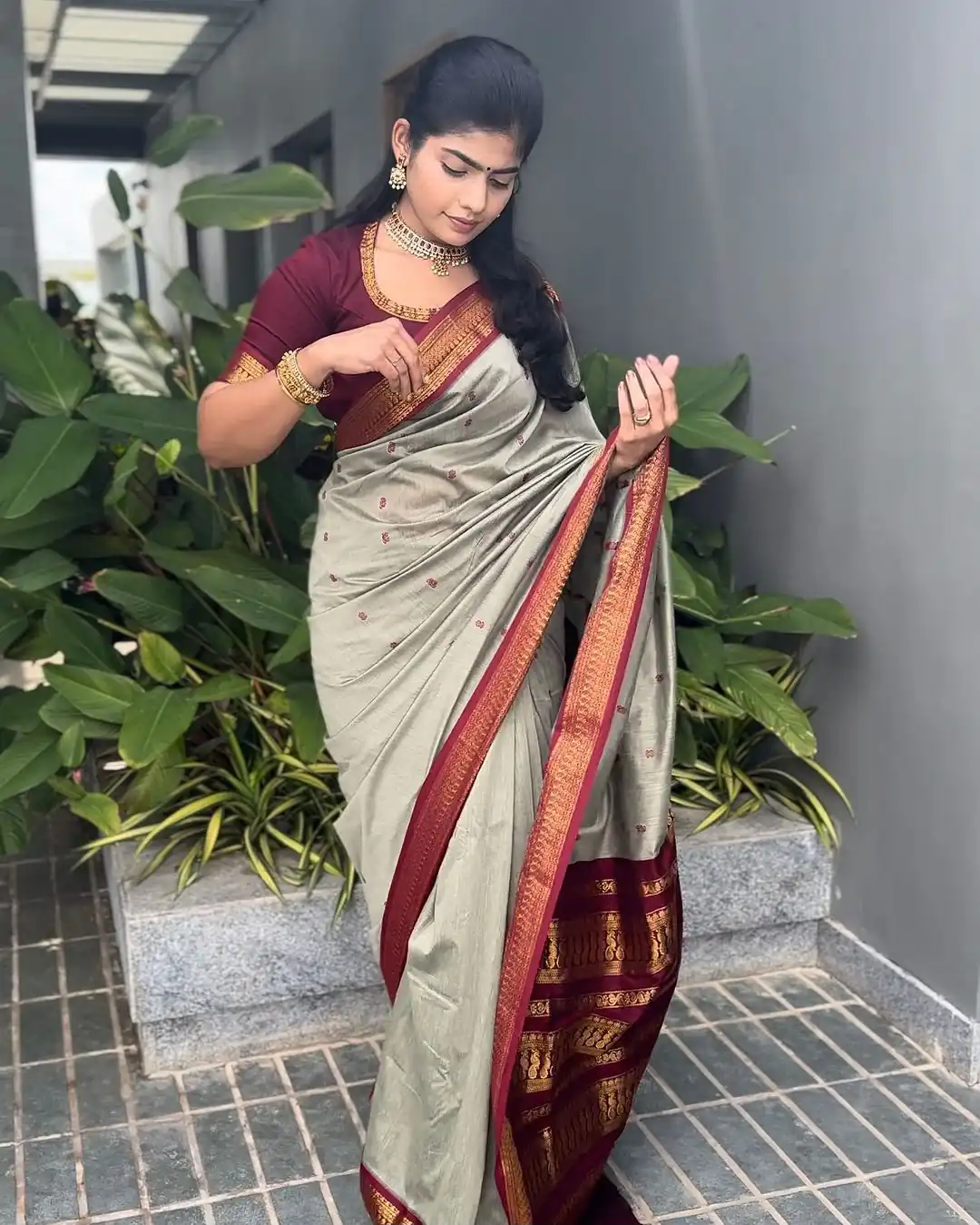 KP 6092 Grey Soft Lichi Silk Cloth Saree Perfect for Wedding, Party, Family Gatherings, Sangeet, Festive Deal ₹1449. Delivery 4-6 Working Days | Bollywood Sarees, Creative Sarees, Designer Sarees, Embroidered Sarees, Ethnic Saree, Modern Digital sarees, Party Wear Sarees, Sarees