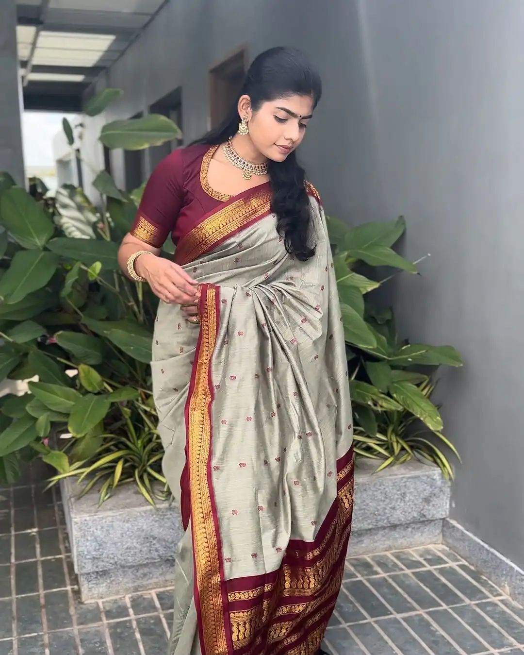 KP 6092 Grey Soft Lichi Silk Cloth Saree Perfect for Wedding, Party, Family Gatherings, Sangeet, Festive Deal ₹1449. Delivery 4-6 Working Days | Bollywood Sarees, Creative Sarees, Designer Sarees, Embroidered Sarees, Ethnic Saree, Modern Digital sarees, Party Wear Sarees, Sarees
