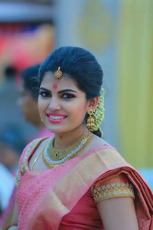 KP 2098 Peach Soft Lichi Silk Cloth Saree Perfect for Wedding, Party, Family Gatherings, Sangeet, Ethnic Day – . Festive Deal ₹1349. Delivery 4-6 Workin | Bollywood Sarees, Creative Sarees, Designer Sarees, Embroidered Sarees, Ethnic Saree, Modern Digital sarees, Party Wear Sarees, Sarees
