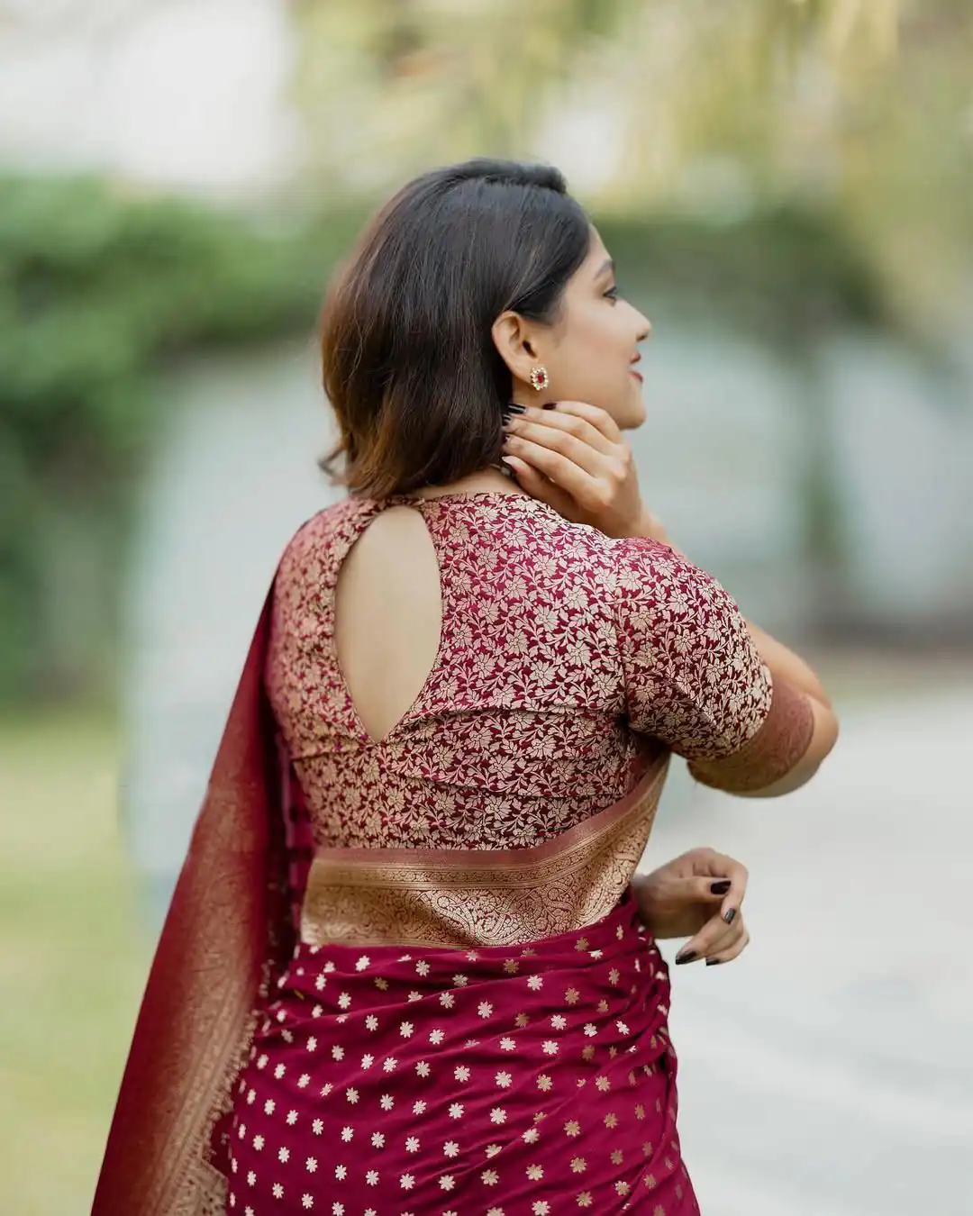 KPR 228 Red in Soft Lichi Silk Jacquard Work Designer Work Saree . Exclusive Offer ₹1349. Delivery 4-6 Working Days. Shop now. | Bollywood Sarees, Creative Sarees, Designer Sarees, Embroidered Sarees, Ethnic Saree, Modern Digital sarees, Party Wear Sarees, Sarees