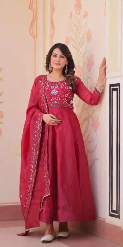 KA 1230 Red in Gold Crush Zari Work & Embroidery Work Gown . Affordable Price ₹1999. Delivery 4-6 Working Days. Shop now. | Bollywood Gowns, Creative Gowns, Designer Gowns, Embroidered Gowns, Gowns, Party Wear Gowns