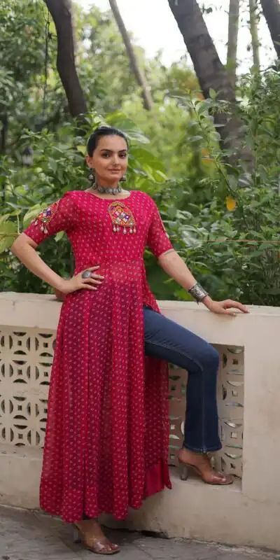 KA 1193 Pink Fox Georgette Kurti with Lace Work & Mirror Work. Affordable Price ₹1619. Delivery 4-6 Working Days. Shop now. | Bollywood Kurti, Creative Kurtis, Designer Kurti, Kurti, Party Wear Kurti, Selfie Kurti