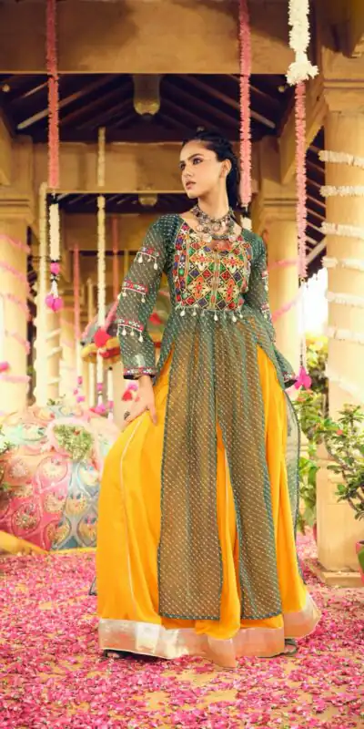 RR 28 Green in Plain Rayon Embroidery Work & Cowrie Work Lehenga Choli . Grab it for ₹2149. Delivery 4-6 Working Days. Shop now. | Bollywood Lehenga, Creative Lehenga, Designer Lehenga, Embroidered Lehenga, Lehenga, Party Wear Lehenga