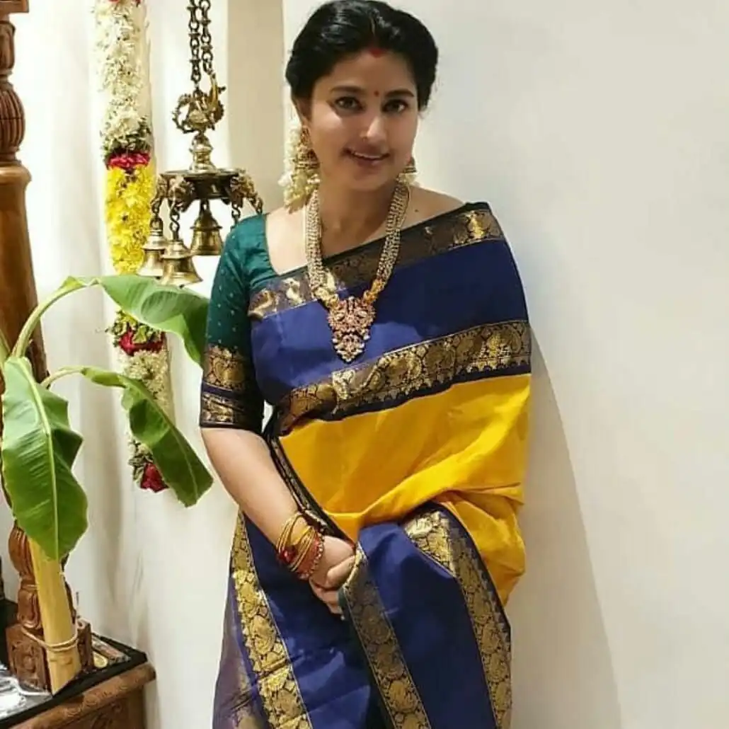 Aglow Yellow Soft Lichi Silk Lace Work Saree - Image 2