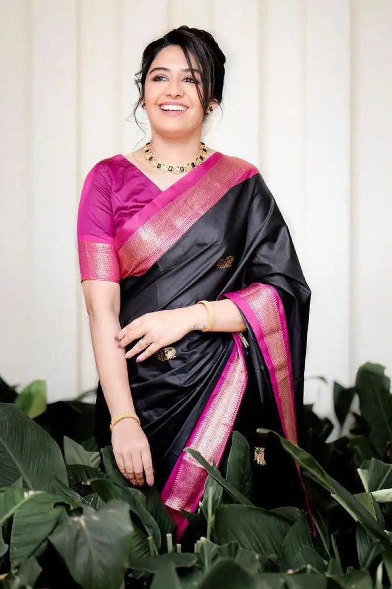 Fantastic Black Soft Lichi Silk Lace Work Saree - Image 9