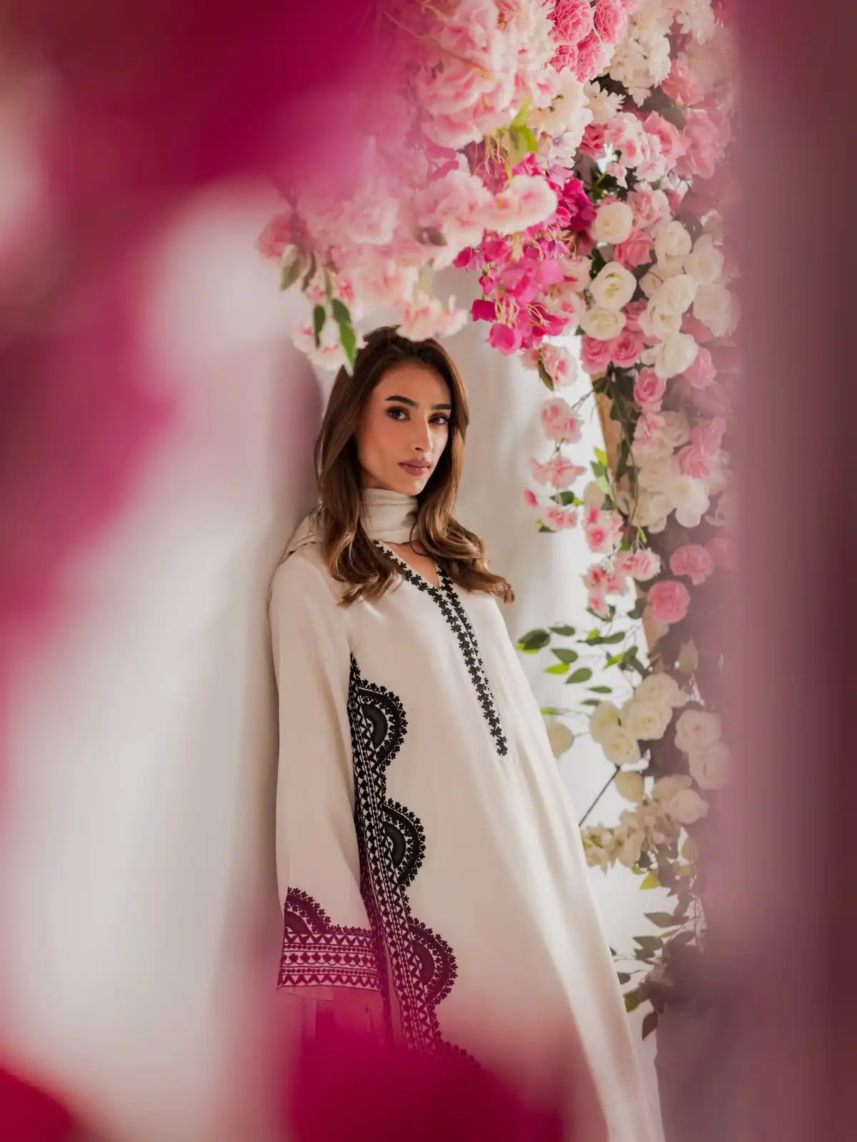 Fantastic White Biscuit Slab Thread Work Salwar Suit - Image 4