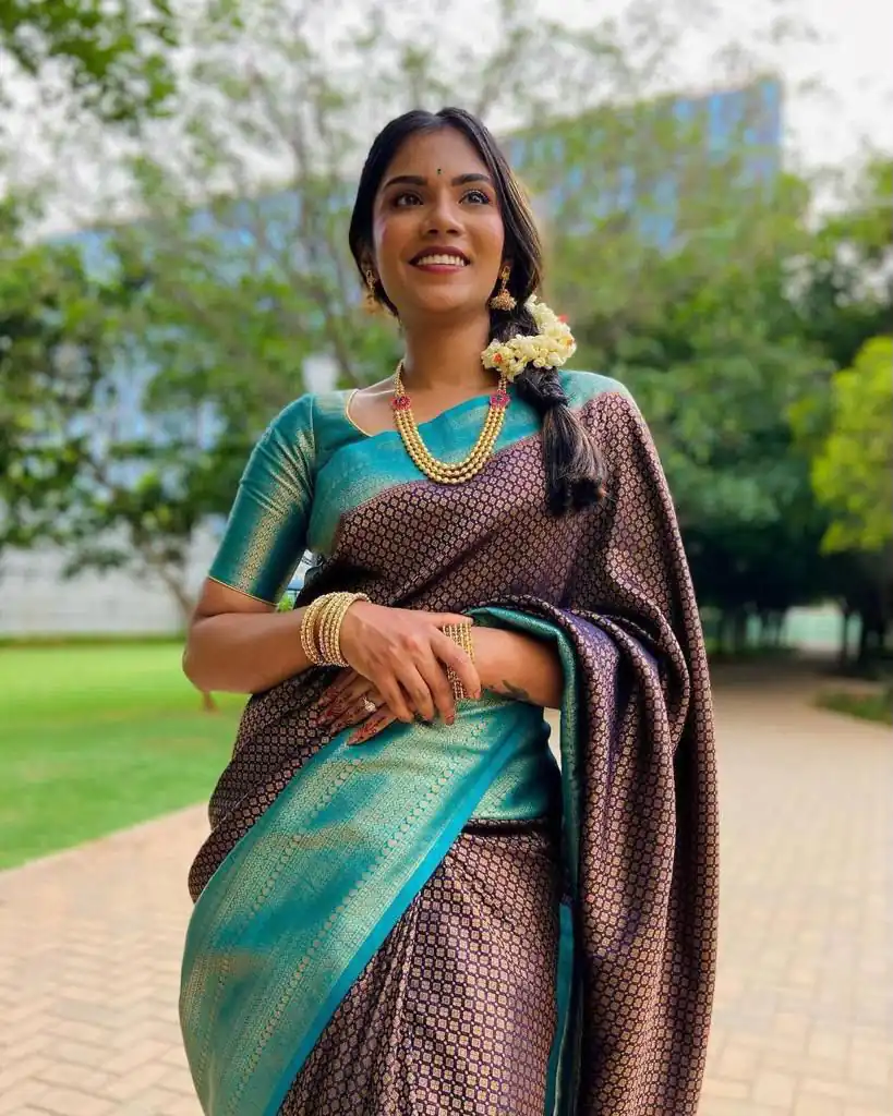 Shiny Brown Lichi Silk Jacquard Border Work Saree - Image 2