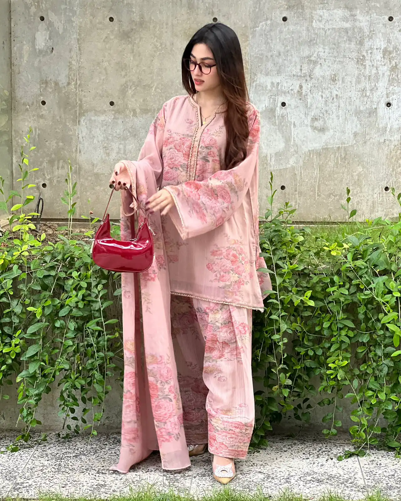JF 008 Light Pink Colour Digital Print Salwar Suit in Black Faux Georgette. Now at just ₹2149. Delivery 4-6 Working Days. Shop now. | Jump Suits, Straight Suits, Casual Suits, Creative suits, Designer Suits, Palazzo Suits, Party Wear Suits, Patiala Suits, Salwar suit
