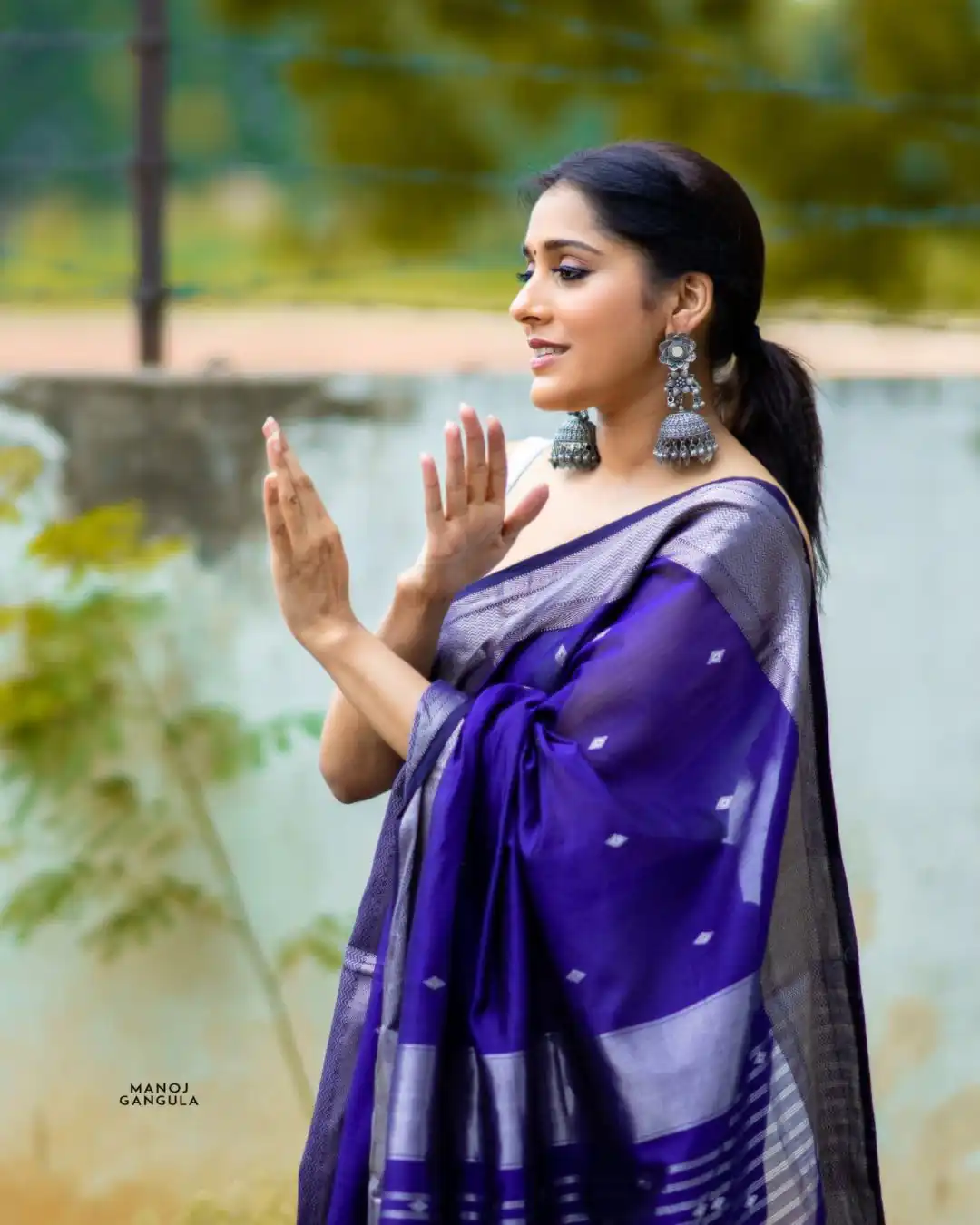 KP 5091 Royal Blue Soft Lichi Silk Saree with Lace Work & Lace Border. Introductory Price ₹1349. Delivery 4-6 Working Days. Shop now. | Bollywood Sarees, Creative Sarees, Designer Sarees, Embroidered Sarees, Ethnic Saree, Modern Digital sarees, Party Wear Sarees, Sarees