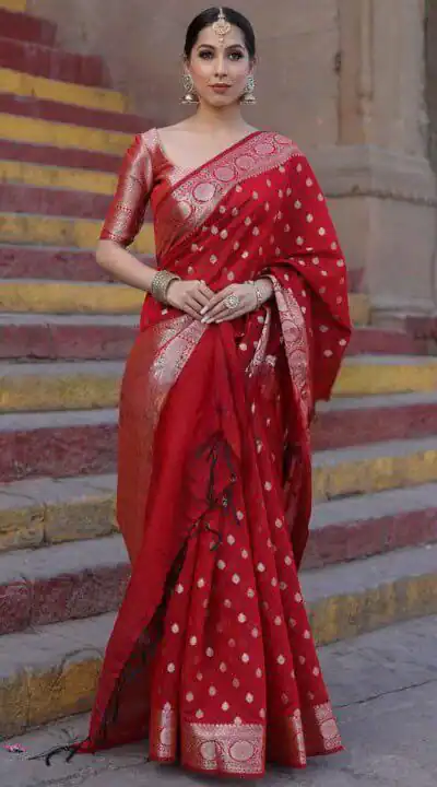 KP 7000 Red Soft Lichi Silk Cloth Saree Perfect for Wedding, Party, Family Gatherings, Sangeet, Ethnic Day – . Festive Deal ₹1549. Delivery 4-6 Working | Bollywood Sarees, Creative Sarees, Designer Sarees, Embroidered Sarees, Ethnic Saree, Modern Digital sarees, Party Wear Sarees, Sarees