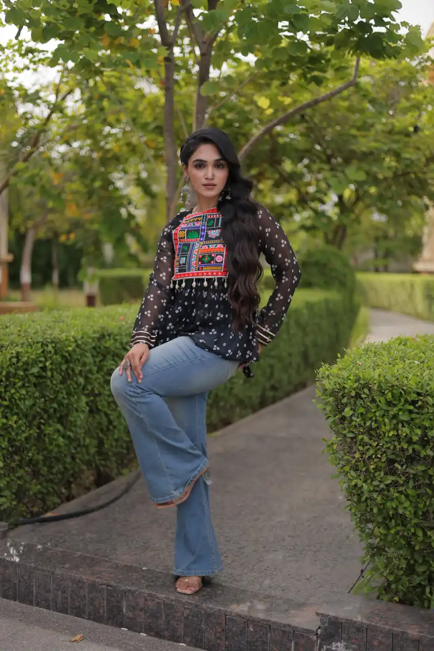 KA 5079 Black Fox Georgette Kurti with Lace Work & Mirror Work. Affordable Price ₹2719. Delivery 4-6 Working Days. Shop now. | Bollywood Kurti, Creative Kurtis, Designer Kurti, Kurti, Party Wear Kurti, Selfie Kurti