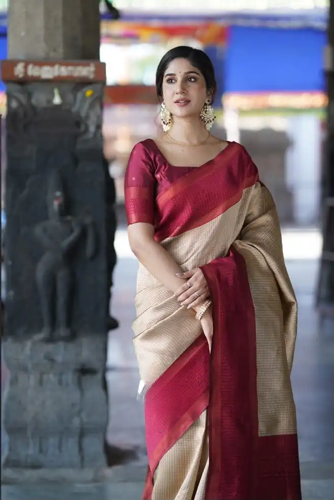 Cool Red Soft Lichi Silk Lace Work Saree - Image 2