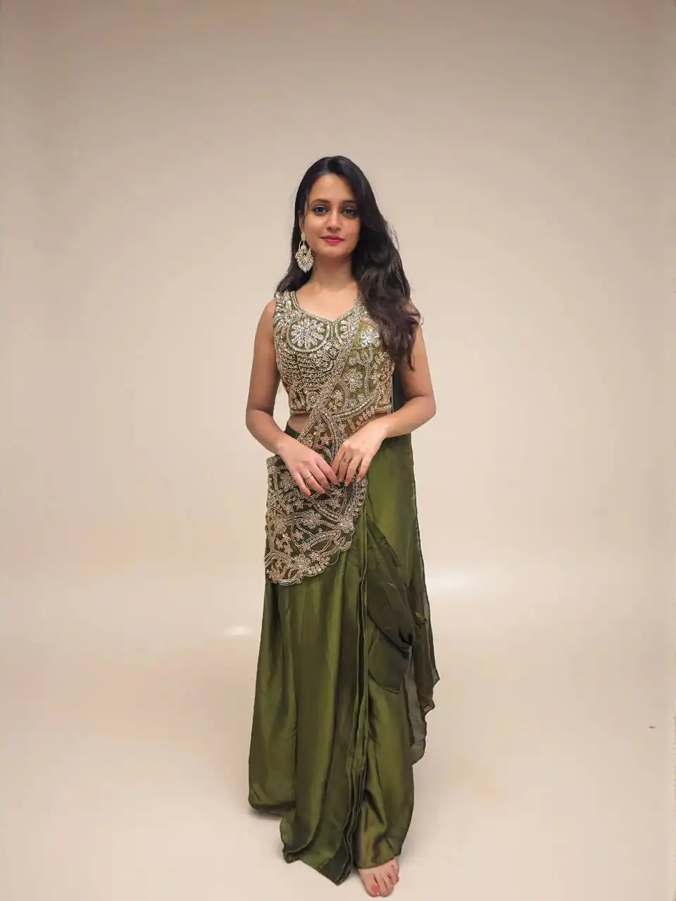 Fancy Mehendi Rangoli Silk Thread Work Saree - Image 2