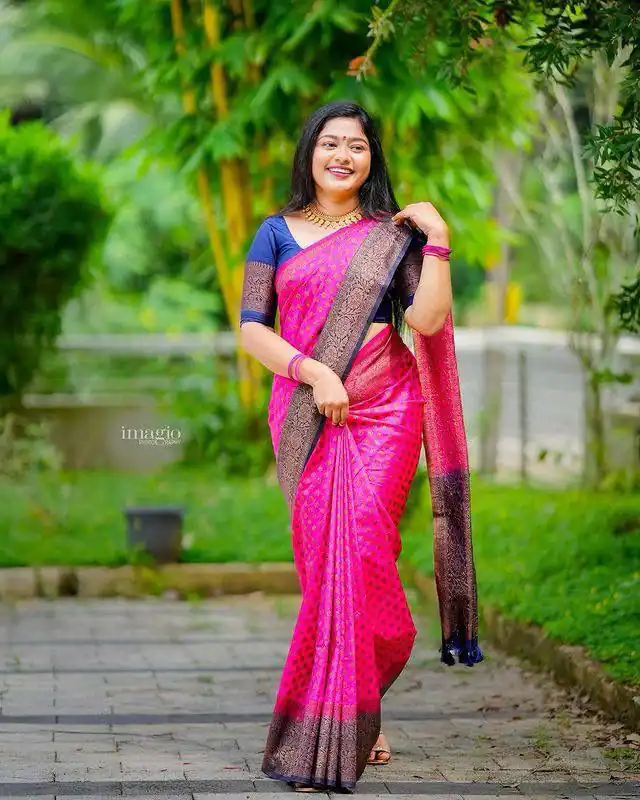 Perfect Pink Lichi Silk Jacquard All Over Work Saree - Image 2