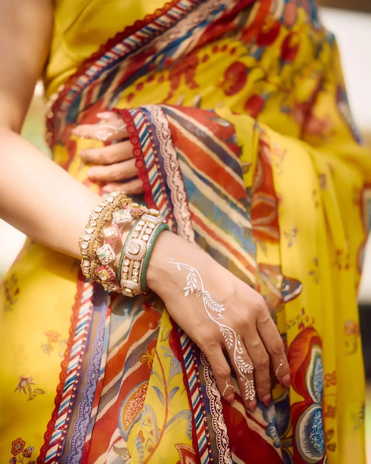 Pretty Yellow Fox Georgette Print With Fancy Lace Work Saree - Image 3
