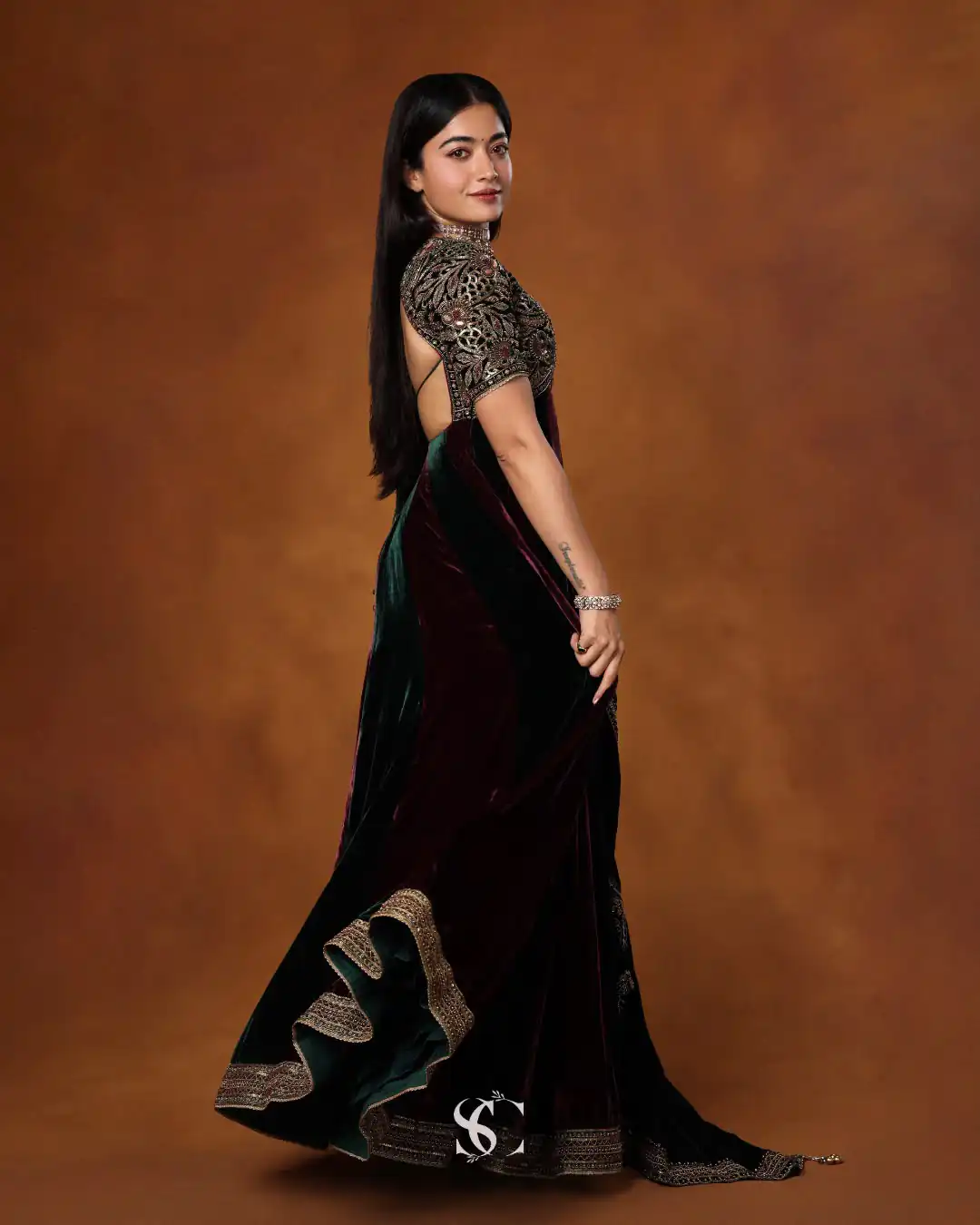 Unique Maroon 9000 Velvet Sequence Work Gown - Image 4