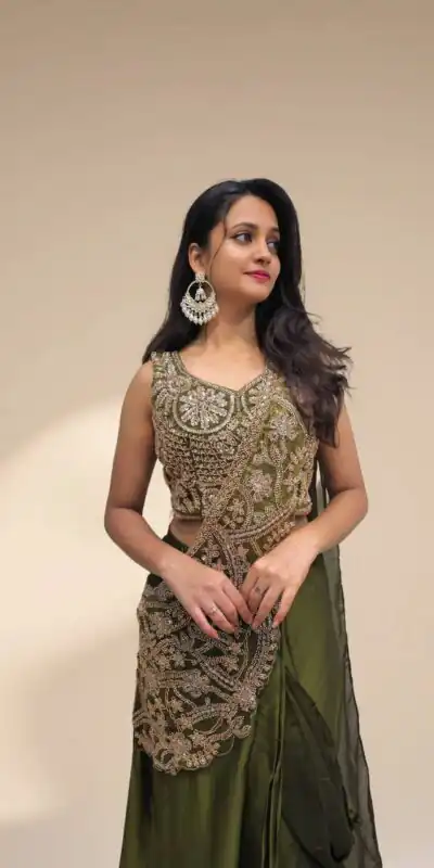 ST 1182 Mehendi in Rangoli Silk. Lace Work & Embroidery Work Saree Special Price ₹1999. Delivery 4-6 Working Days. Shop now. | Bollywood Sarees, Creative Sarees, Designer Sarees, Embroidered Sarees, Ethnic Saree, Modern Digital sarees, Party Wear Sarees, Sarees