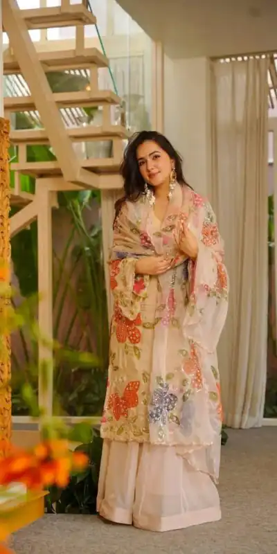VLM 327 Off White in Color Natural Crepe Embroidery Work Salwar Suit . Affordable Price ₹2399. Delivery 4-6 Working Days. Shop now. | Jump Suits, Straight Suits, Casual Suits, Creative suits, Designer Suits, Palazzo Suits, Party Wear Suits, Patiala Suits, Salwar suit