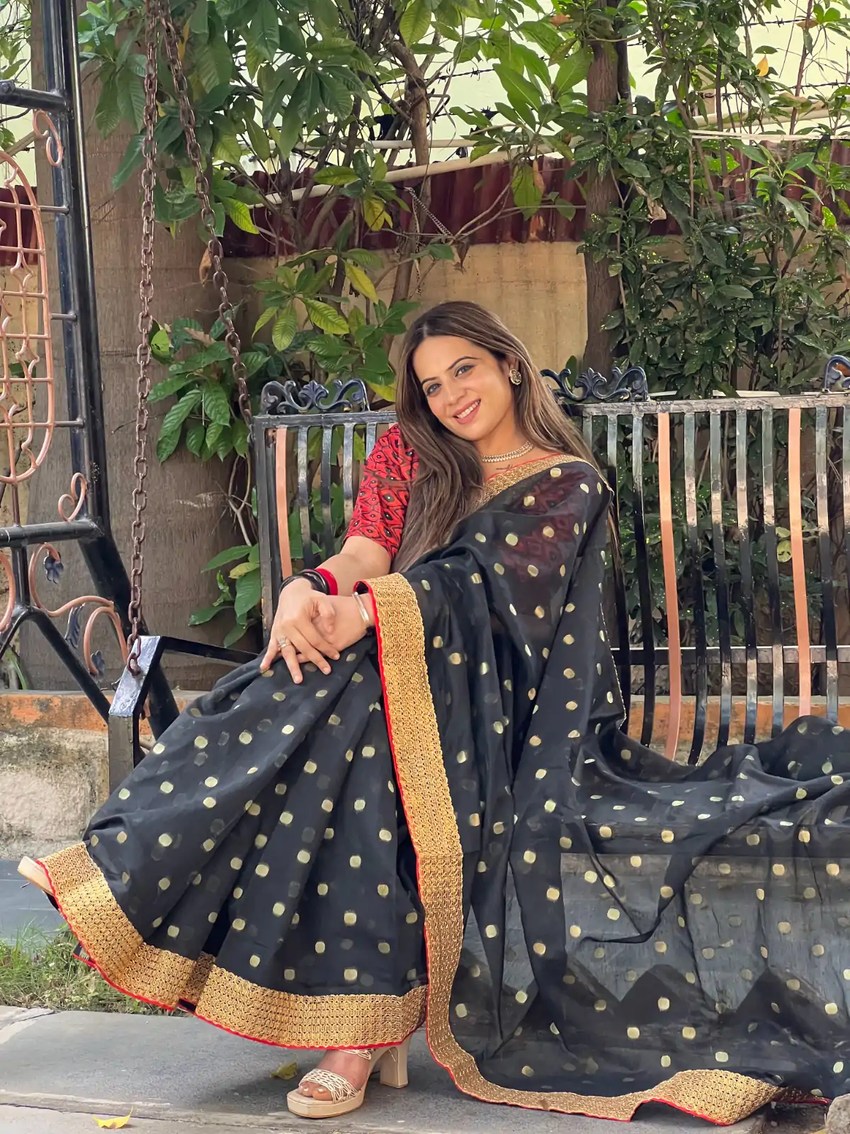 Awesome Black Color Heavy Cotton Zequerd Butti saree - Image 3