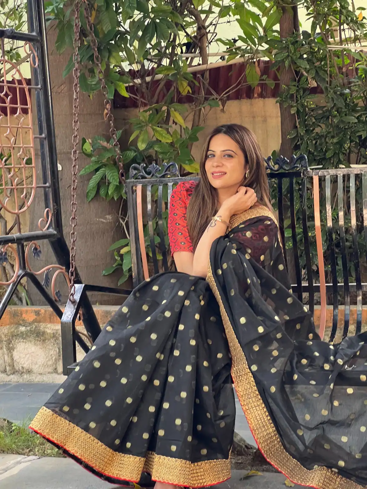 Awesome Black Color Heavy Cotton Zequerd Butti saree - Image 4