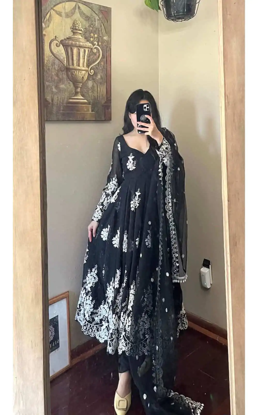 beauteous-party-wear-look-faux-georgette-black-color-gown