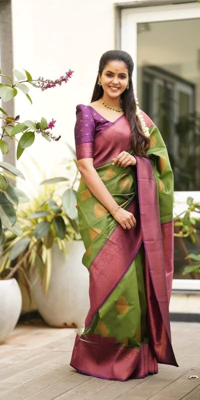 Classic Green Color Soft Lichi Silk Cloth Rich Pallu All Over Saree