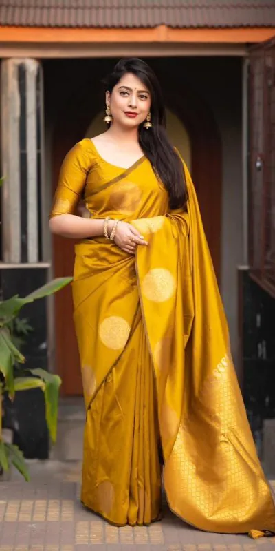 Classic Mastered Gold Color Soft Lichi Silk Cloth Rich Pallu Saree