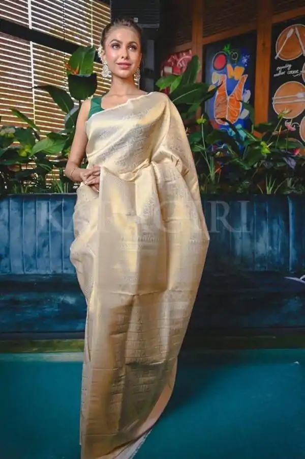 Dazzling White Color Soft Lichi Silk Jacquard Rich Pallu Saree