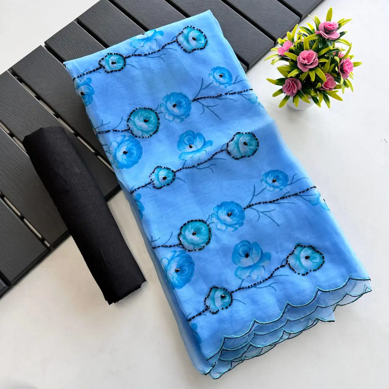 Perfect Royal Blue Color Organza Beautiful Digital Print Saree - Image 2