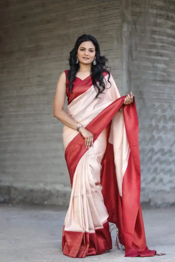 Dazzling Cream Color Soft Silk Beautiful Rich Pallu All Over Saree